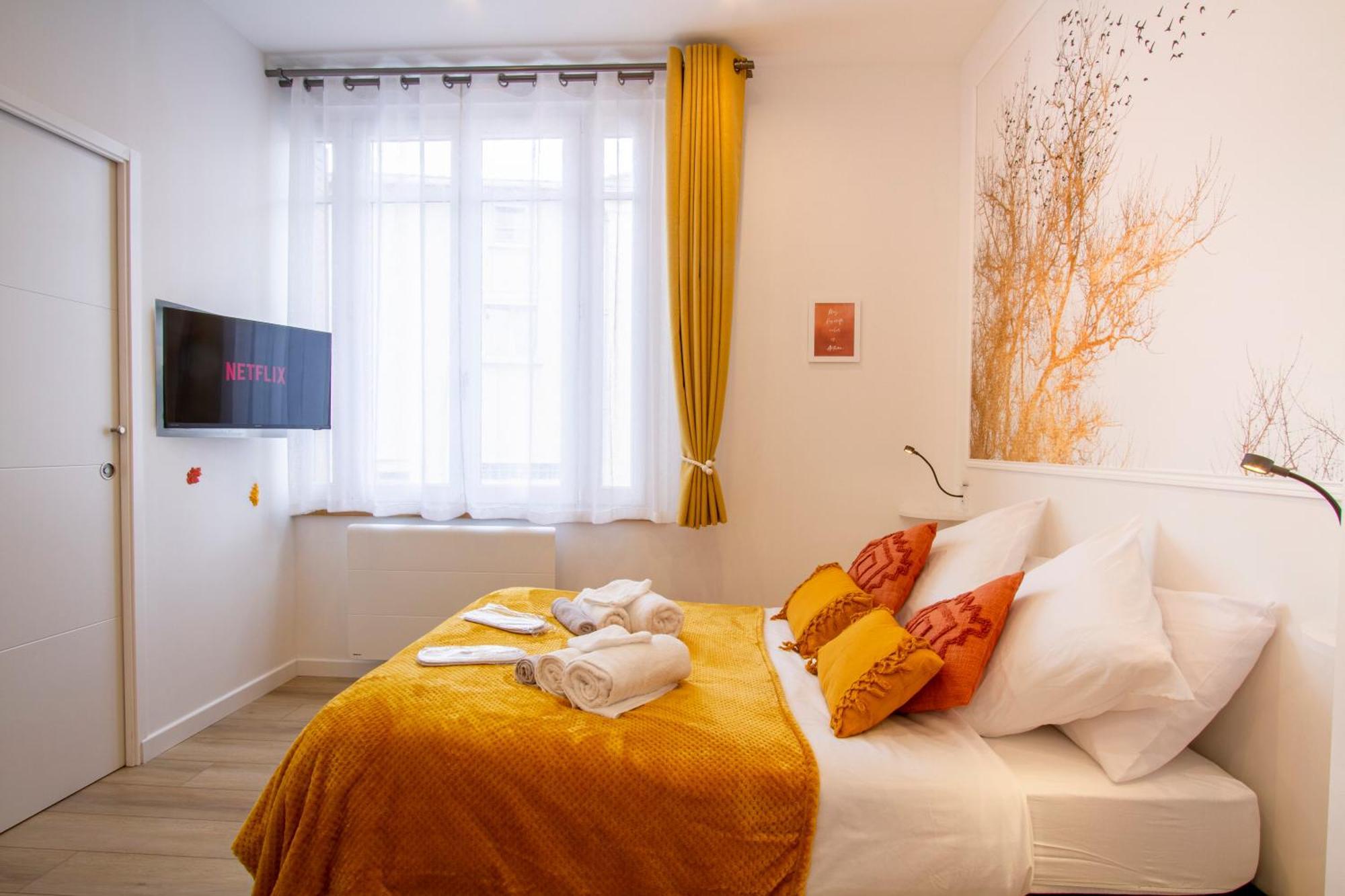 Promenade D'Automne: Cozy Stay with Netflix, Wi-Fi & Free Parking Chalons-en-Champagne Exterior photo